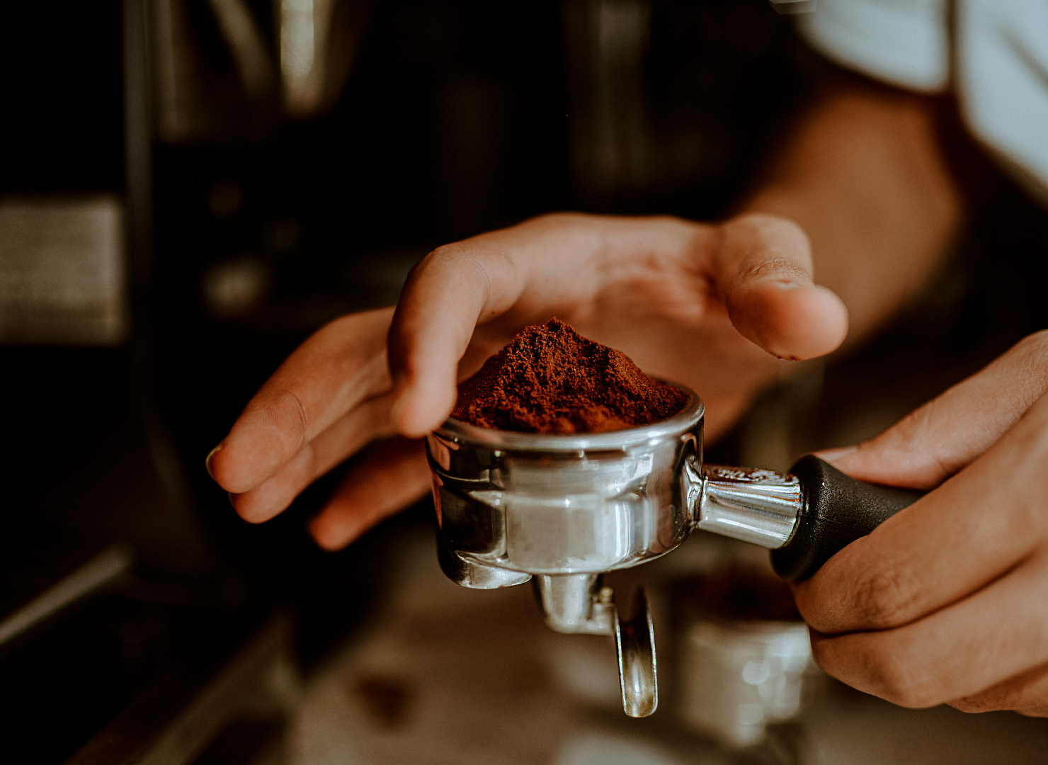 Kaffeholder fyldt med pulverkaffe